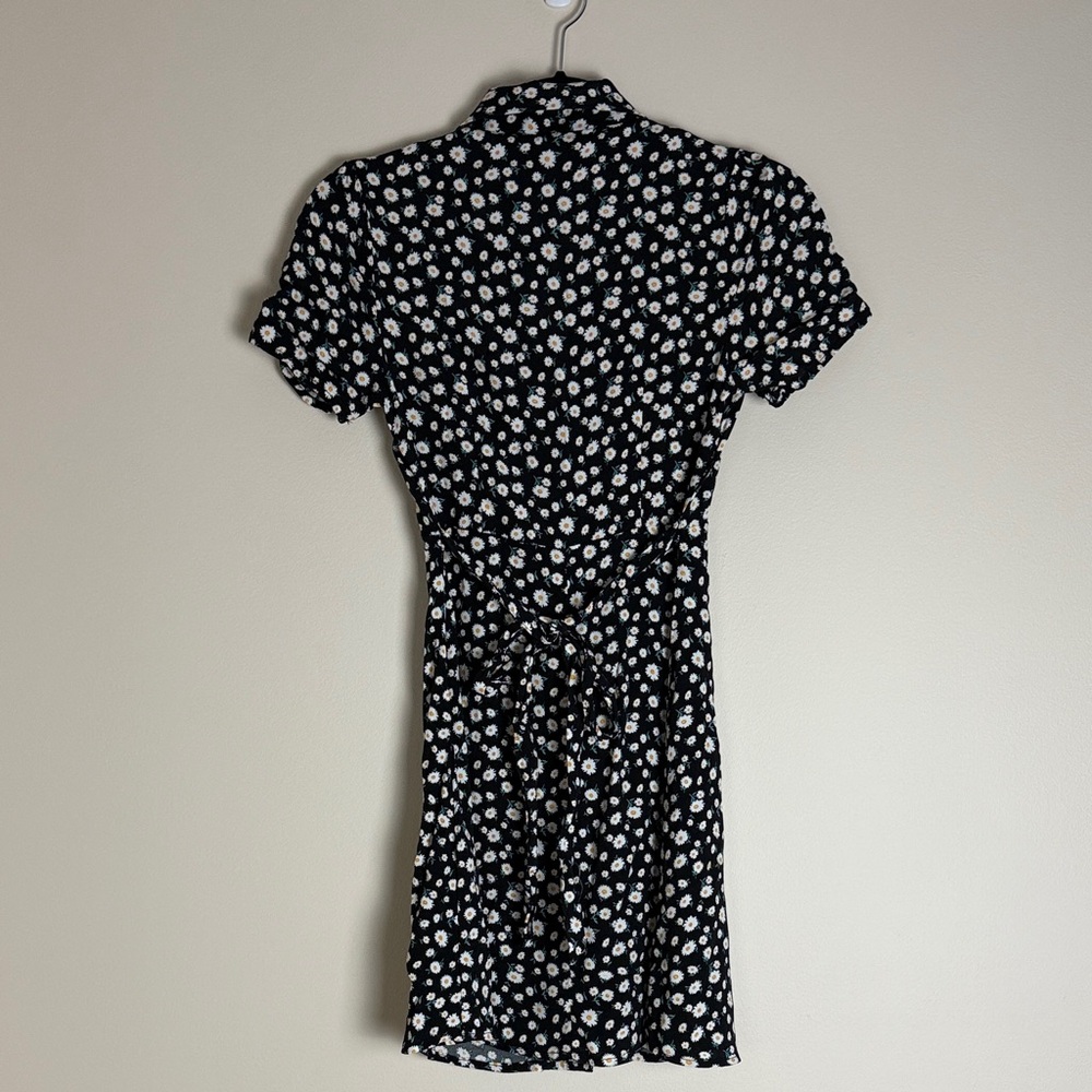 Forever 21 Juniors Black White Floral Short Sleeve Button down Mini Dress Size S - Picture 5 of 13